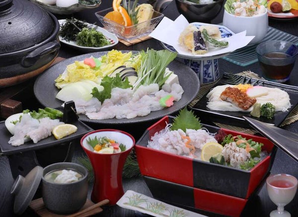 【奈良県内発】 「プロが選ぶ日本のホテル・旅館100選」 洲本温泉の名旅館で食す!本場淡路島産 鱧づくし10品フルコース 日帰り1